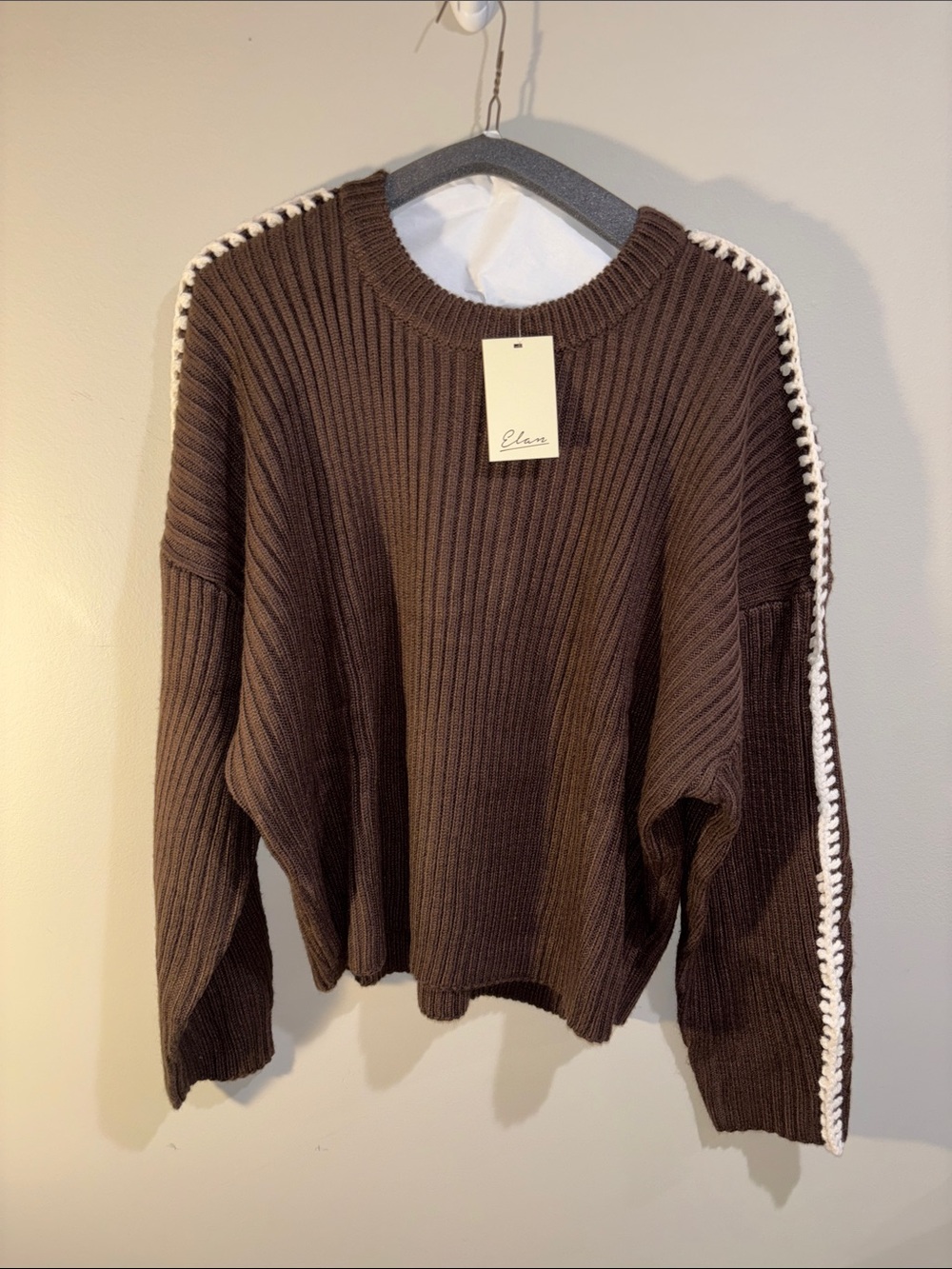 NWT Elan Brown Ribbed Crewneck Sweater with White Contrast Trim